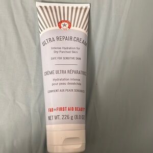 First aid beauty ultra repair cream